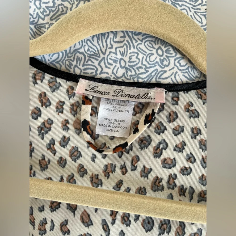 Linea Donatella Robe 🐆☕️ - Picture 3 of 3